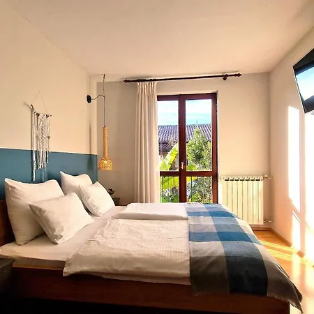 Sunny With Large Balcony By Mihaela Apartamento *